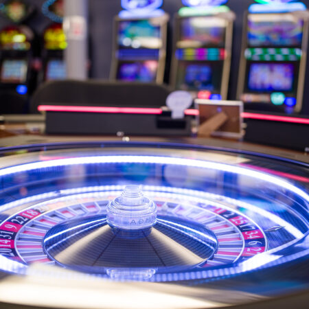 Montreal’s Land-Based Casinos: Where French Elegance Meets Gaming Excitement